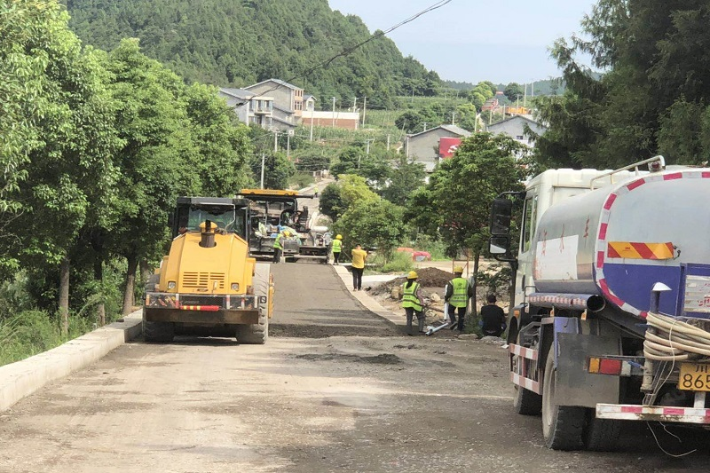 路橋集團(tuán)搶晴天、戰(zhàn)雨天、斗夜間  全力以赴推進(jìn)國道347項(xiàng)目建設(shè)