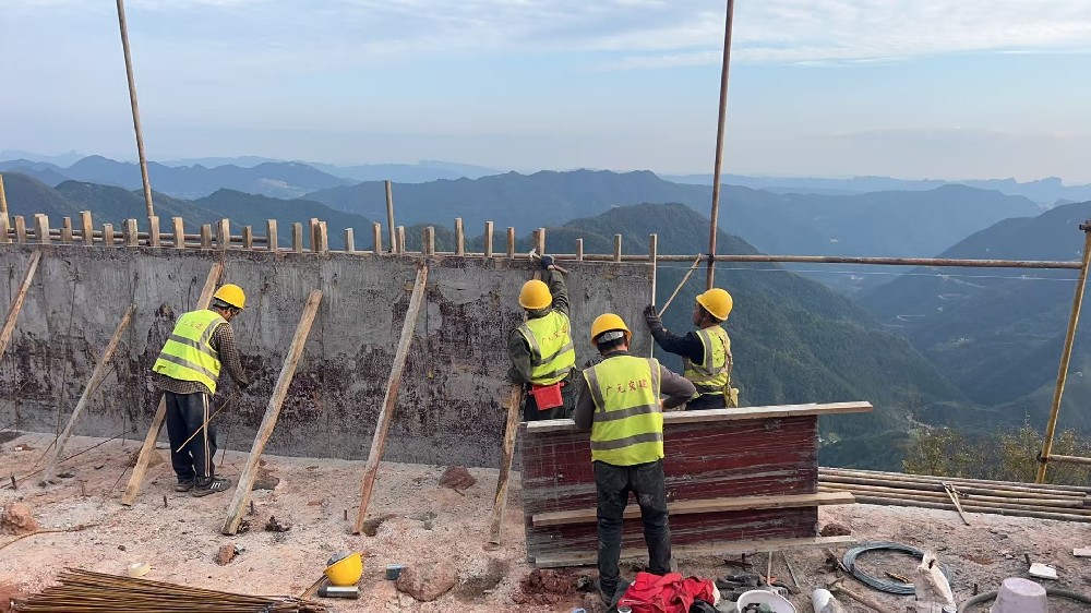筑路修橋后，群山闊然時 ——劍閣縣下寺至利州區月壩公路項目（三個石至硝洞埡段）高質量建設側記